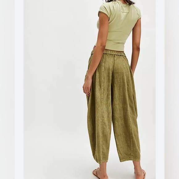 Free People High Road Solid Olive Green Pull-On Barrel Pants Size Large NWT - Picture 2 of 11